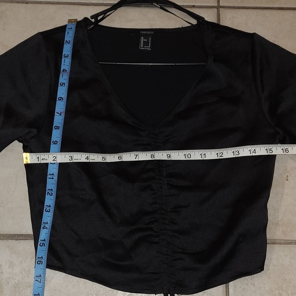 Forever 21 Black Satin-Like Vneck Adjustable Crop Top Long Sleeve Side Zipper SM - Picture 8 of 12